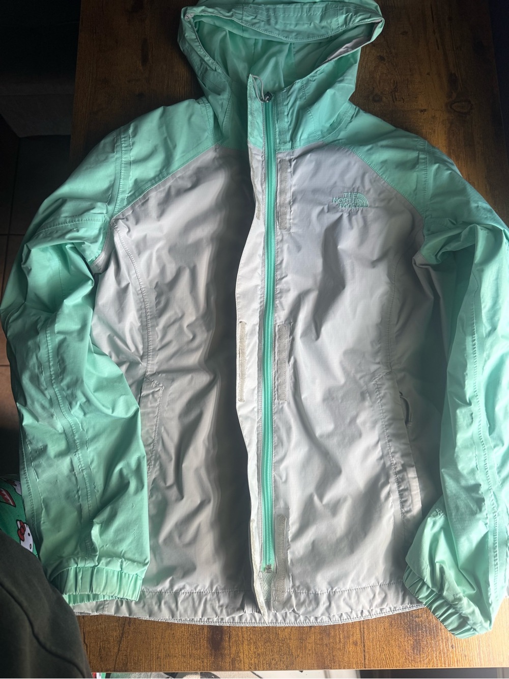 Used North Face Resolve Jacket Hooded Hyvent Packable Waterproof Medium